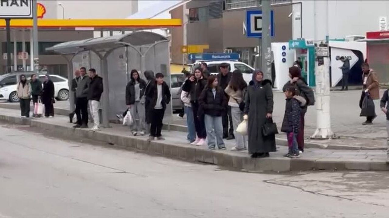 Van'da 5,2 büyüklüğünde deprem korkuttu - Diyarbakır Son Dakika |  Diyarbakır Haber