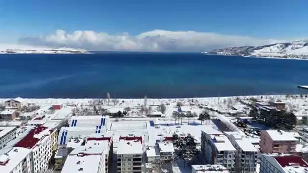 Bitlis'te sis ve soğuk hava etkisini sürdürüyor