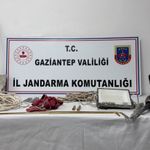 Kaçak kazı yapan 5 kişi suçüstü yakalandı