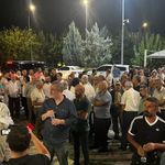 Mızraklı için havalimanında bekleyiş: Kalabalık giderek artıyor