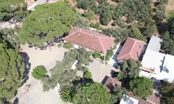Öğrencilerini çok seven müdür, kendi okulunu yeniden yaptırıyor