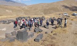 Farklı ülkelerden ziyaretçiler, Kef Kalesi'ni gezdi