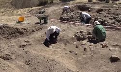 Parmaksız Kale Höyüğü'nde kazı çalışmaları devam ediyor