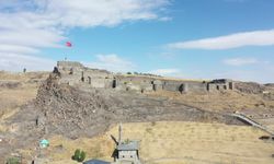 Kars Kalesi ihtişamıyla bin yıldır geçmişin izlerini taşıyor