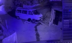 Park halindeki araçlar kundaklandı