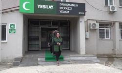Yeşilay ekipleri kapı kapı gezerek aileleri bağımlılık konusunda bilinçlendiriyor