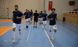 Dicle Üniversitesi Futsal Takımı şampiyonluk hedefiyle antrenman!