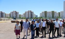 Eş Başkanlar, hastanesi yerleşkesindeki sosyal tesis ve otopark alanında İncelemelerde bulundu