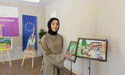 İşitme ve konuşma engelli Emine Nur Çelik ilk kişisel resim sergisini açtı