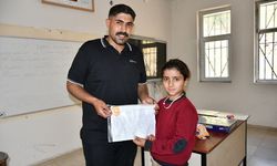 Köy okulunun tek öğrencisi mezuniyet sevinci yaşadı