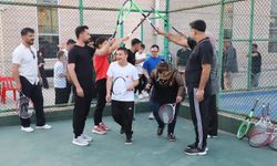 Özel gereksinimli çocuklar tenis şöleninde buluştu