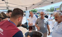 Diyarbakır Ulu Cami Önünde Serinleten  İkram
