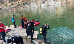 Baraj gölüne giren çocuk boğuldu