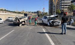 4 aracın karıştığı kazada 1 kişi yaralandı