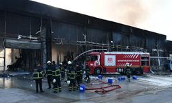 Marketlere ait depolarda çıkan yangın söndürüldü
