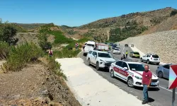 Minivan Uçuruma Yuvarlandı: 5 Kişi Hayatını Kaybetti, 2 Kişi Yaralandı
