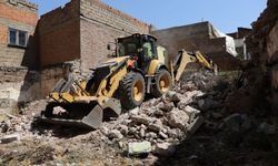 Diyarbakır’da metruk yapılar kontrollü şekilde yıkılıyor