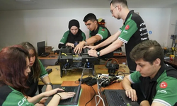 Öğrenciler yapay zeka destekli otonom insansız su altı aracı geliştirdi