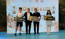 LGS ve YKS sınavlarında başarılı olan öğrenciler ödüllendirildi