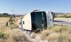 Şarampole devrilen yolcu otobüsünde 20 kişi yaralandı