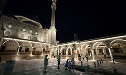Kavurucu sıcaklar Balıklıgöl'e gece ziyaretlerini artırdı