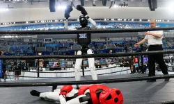 Çin’de İnsansı Robotlar Sahaya Çıktı: Spor ve Senaryo Yarışları Nefes Kesti