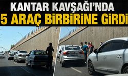 Kantar Kavşağı'nda 5 araç birbirine girdi