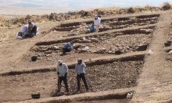 Göbeklitepe'de yeni kazılarda dörtgen planlı yapılar ortaya çıkarıldı