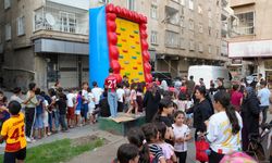 5 Nisan Meydan Parkı'nda rengarenk yaz şenliği düzenlendi