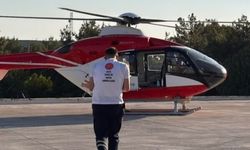 Gaz lambası yağı içen 2 yaşındaki çocuk ambulans helikopterle Diyarbakır’a sevk edildi