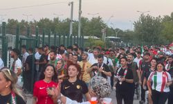 Taraftarlar Stadyuma Akın Akın geliyor