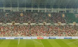 Taraftarlar Stadyumu hınca hınc doldurdu