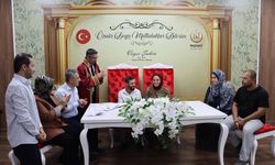 İşitme engelli çift işaret diliyle "evet" diyerek evlendi