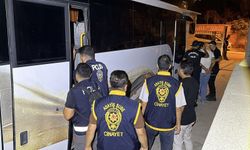 Suç örgütüne yönelik operasyonda yakalanan 5 zanlı tutuklandı