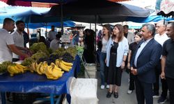 Bağlar’da Eşbaşkanlardan semt pazarı ziyareti