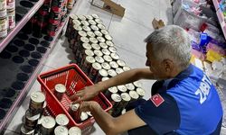 Zabıta Ekiplerinden Petshoplara Sıkı Denetim: Tarihi Geçmiş Ürünler İmha Edildi