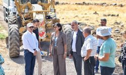 Kayapınar’ın kırsalında kış öncesi yol seferberliği