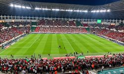 Diyarbakır’da Amedspor-Beşiktaş Maçı Öncesi Tribünler Doldu