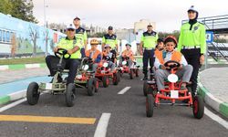 Çocuklara uygulamalı trafik eğitimi
