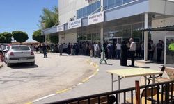 Kamyona çarpan  araçtaki 4 kişi öldü, 2 kişi yaralandı