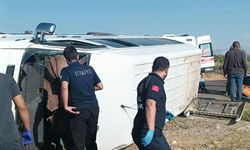 Minibüs devrildi: 12 kişi yaralandı
