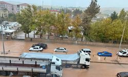 Adıyaman'da yollar su altında kaldı