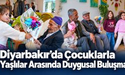Diyarbakır’da Çocuklarla Yaşlılar Arasında Duygusal Buluşma