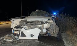 Tırla çarpışan otomobildeki 1 kişi öldü, 1 kişi yaralandı