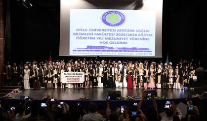 Dicle Üniversitesi’nde Bir İlk! Tarihe Geçen Mezuniyet Töreni