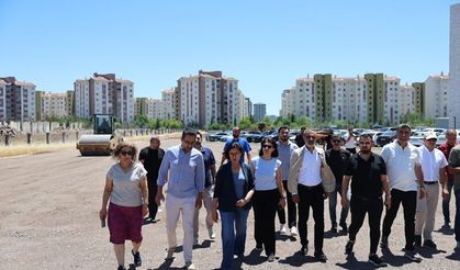 Eş Başkanlar, hastanesi yerleşkesindeki sosyal tesis ve otopark alanında İncelemelerde bulundu