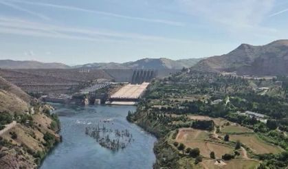 Keban Barajı'nda su tahliyesinin ardından kapaklar kapatıldı