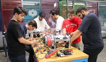 Yerli yazılım ve yapay zeka destekli su altı aracıyla TEKNOFEST'te derece hedefliyorlar