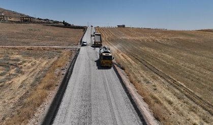 Diyarbakır’ın Kırsalında Yol Seferberliği: Sathi Kaplama Çalışmaları Hızlandı