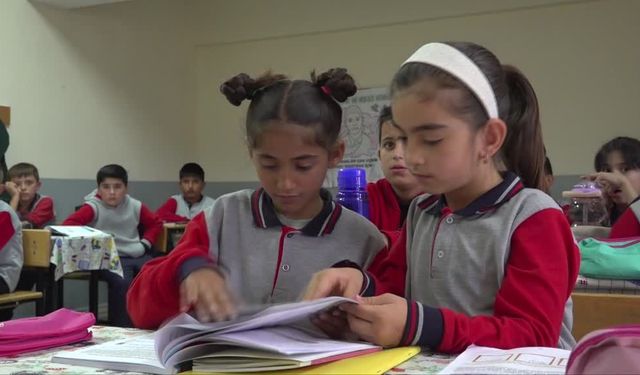 Okullarda yarın yaklaşık 18 milyon öğrenci için "karne zili" çalacak